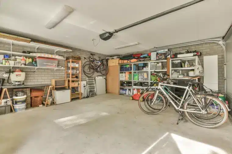 Intérieur d'un garage