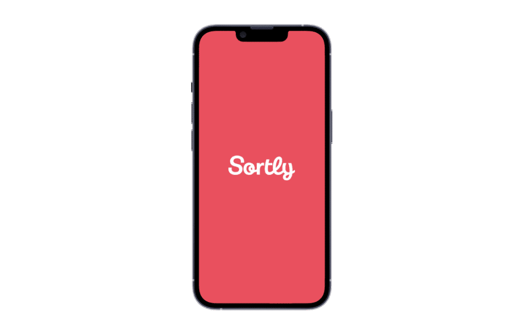 Mise en avant de l'application qui facilite le déménagement, Sortly avec son logo sur un smartphone. 