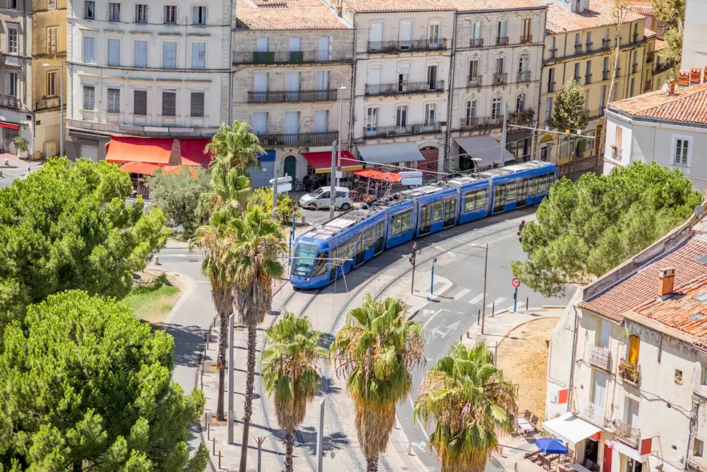 Ligne 1 du tramway de Montpellier. Ville pour investir dans un logement étudiant.