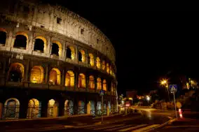 Sortir le soir à Nîmes : les Arènes de nuit éclairées