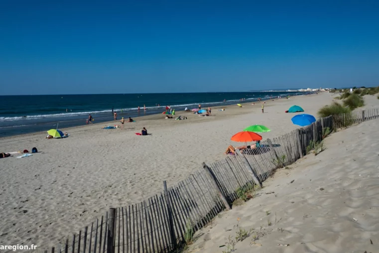 Plage du Petit Travers à Mauguio : accessible facilement en bus pour se baigner à Montpellier sans voiture cet été !