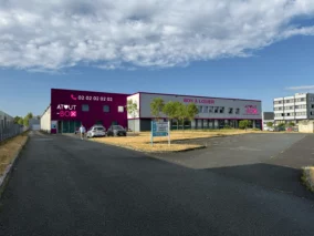 Atout-box s'installe à Angers, photo de la facade du centre