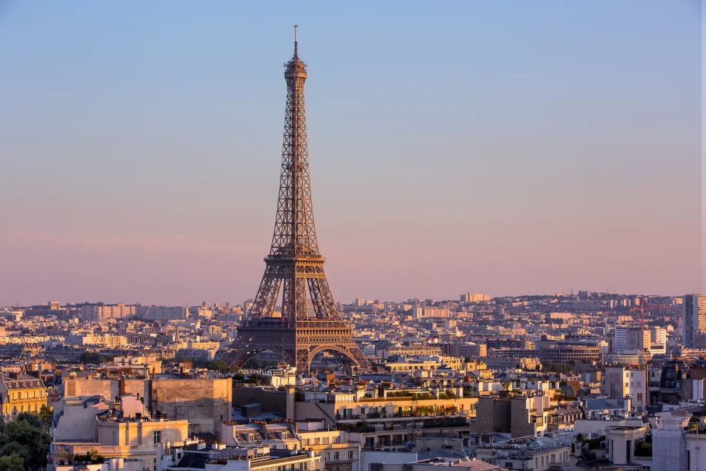 Photo de la tour eiffel a Paris pour l'ouverture d'un centre de garde-meuble à Paris 15 par Atout-Box, 
